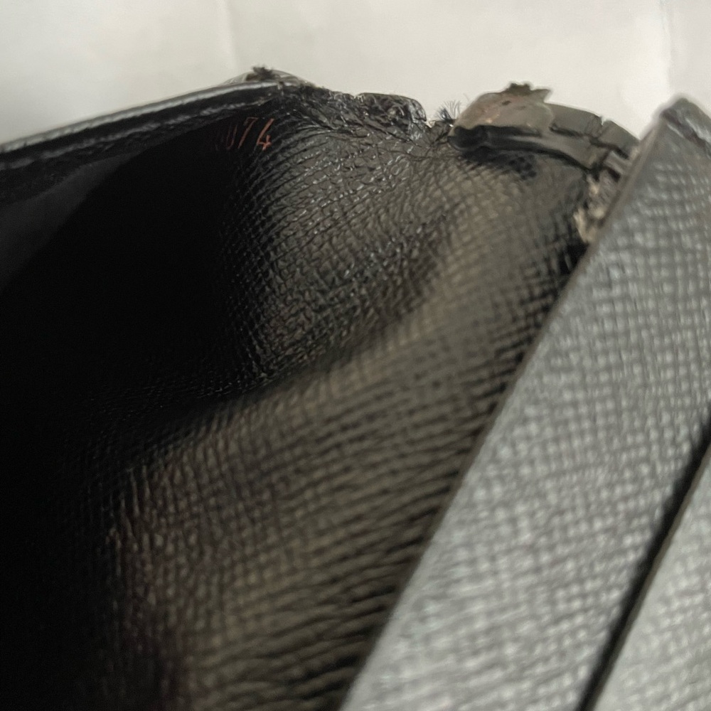 Louis Vuitton EPI Leather Wallet, With C.O.A - Picture 7 of 9